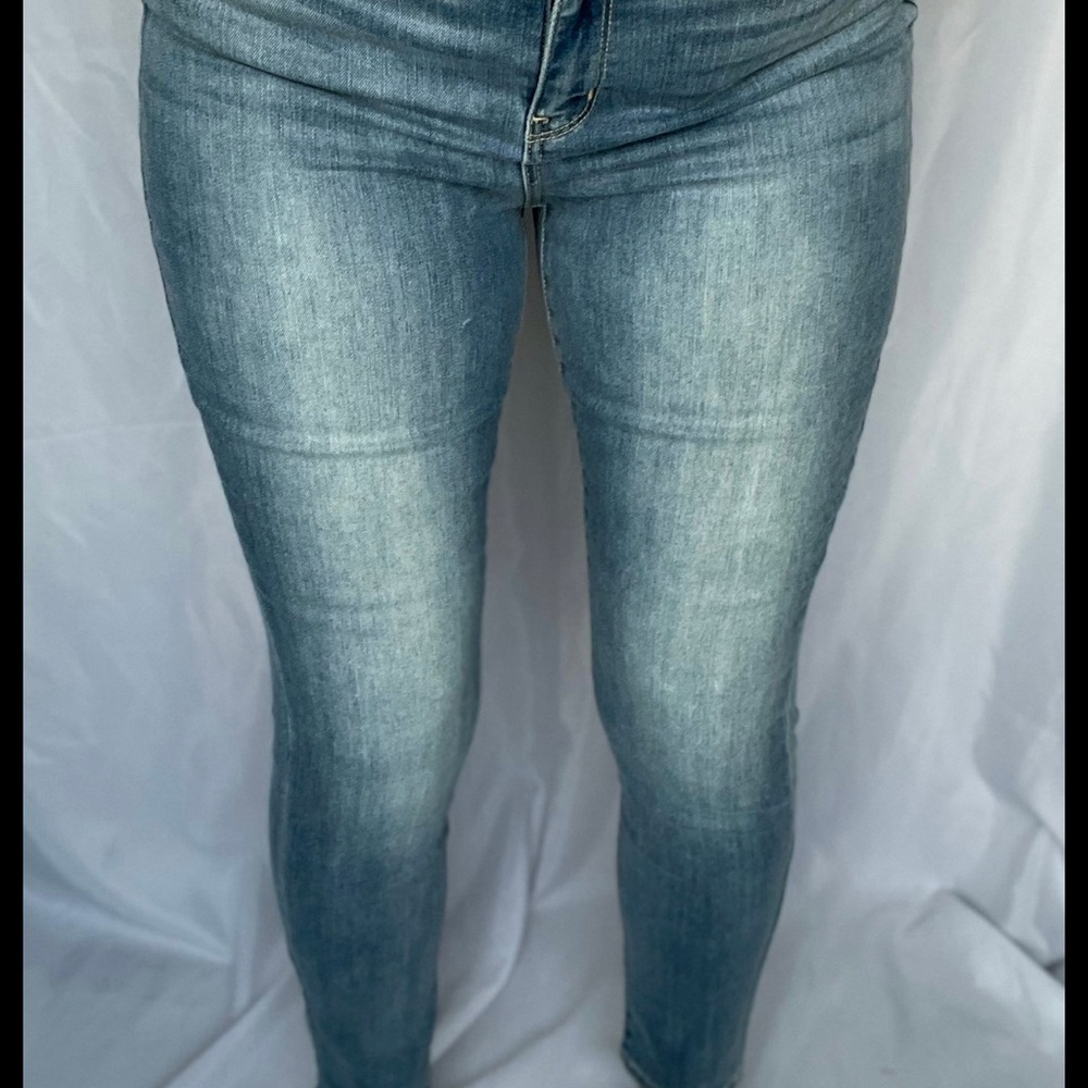 Judy Blue Light Wash Skinny Jeans